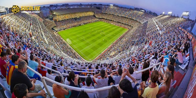 Mestalla là pháo đài quan trọng giúp Valencia có được lợi thế